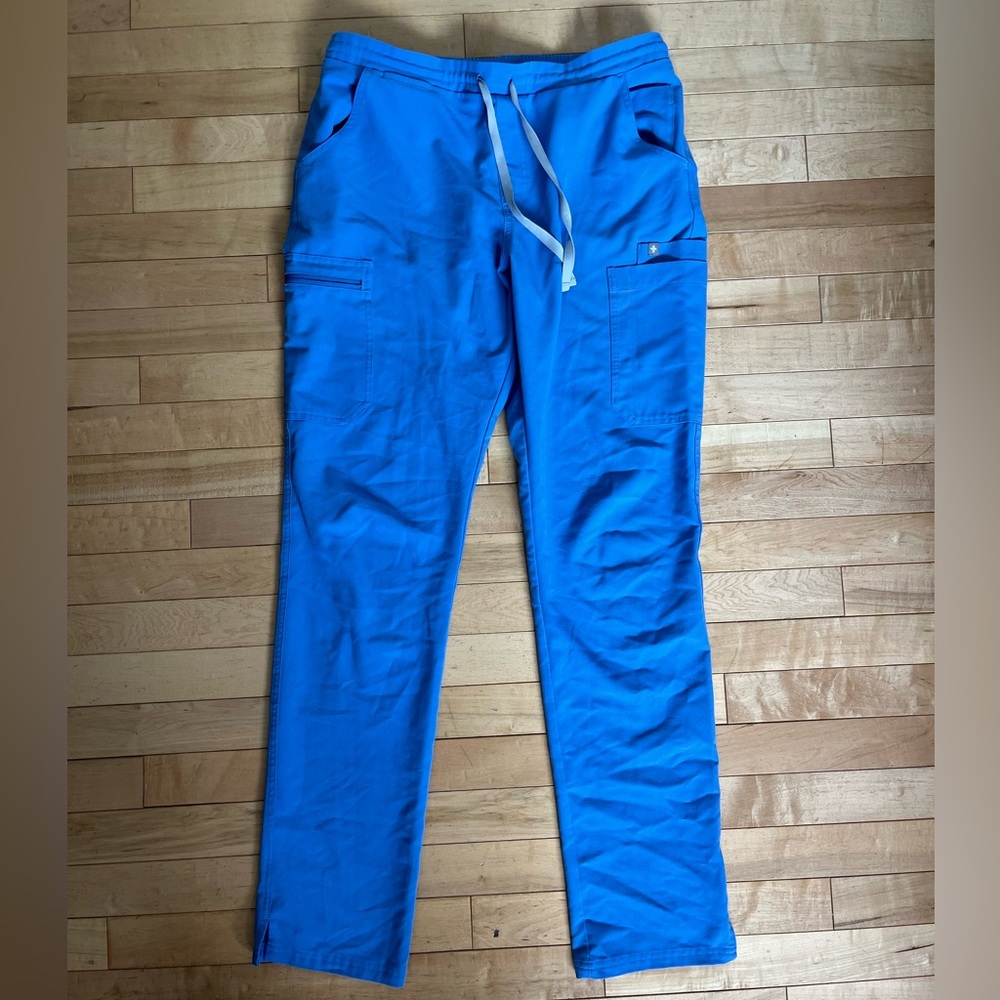 Yola Skinny Figs scrub pants.